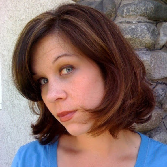 Meet your Posher, Laura - Picture 1 of 1